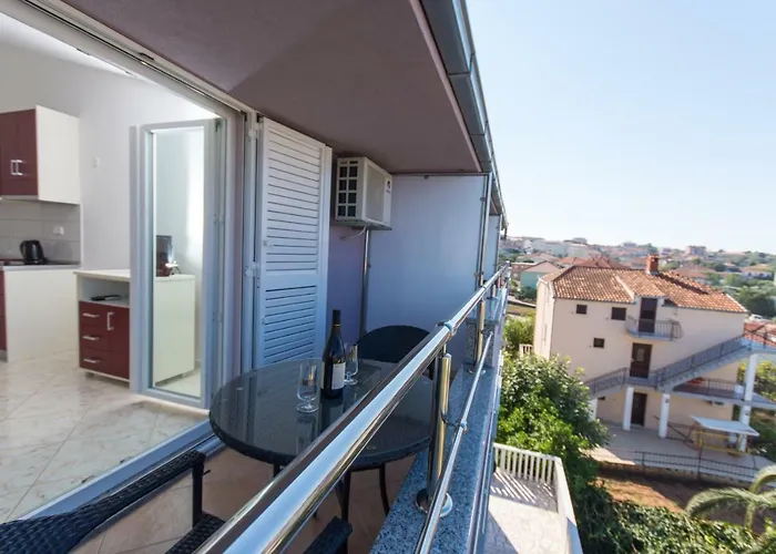 Jaman Ivan * Τρογκίρ